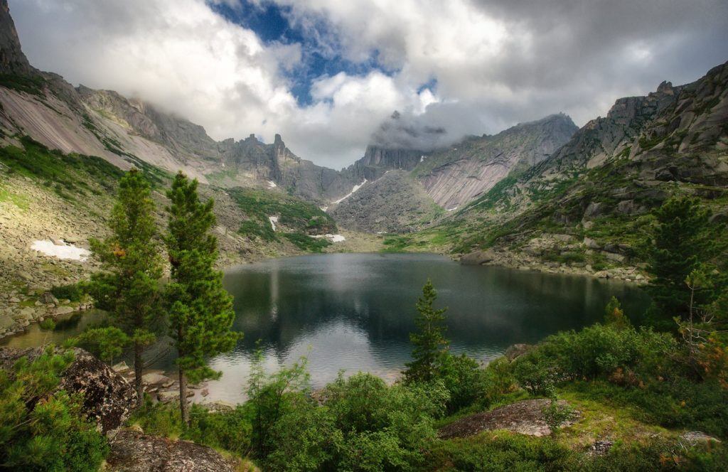 Озеро горных духов Алтай