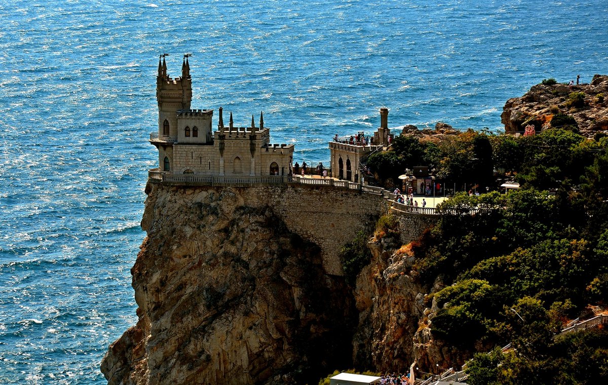 Крым ласточкино гнездо фото с моря
